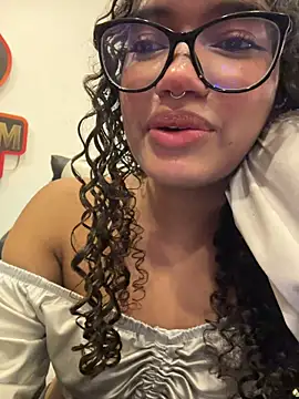 Bunny-firee Chat XXX in diretta