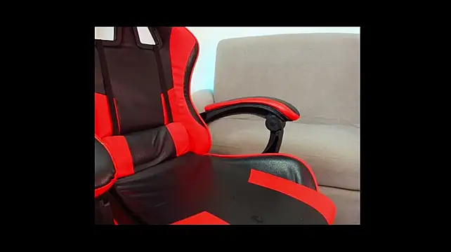 Altus_fit élő XXX-chatje