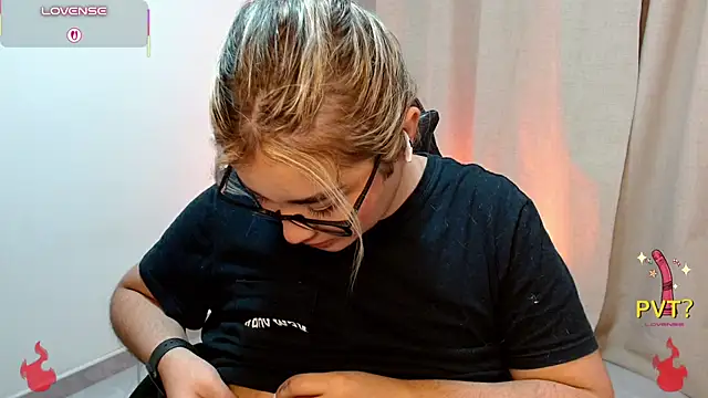 Lucia_star__ Adlı Modelin Canlı XXX Sohbeti