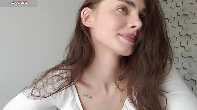 AliciaMellow élő XXX-chatje