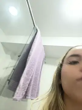 maeve_bigboobs élő XXX-chatje