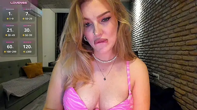 fifteenpoemn Live XXX chat