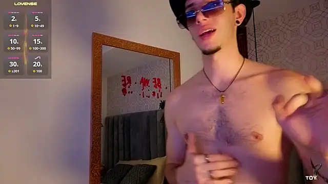 צ'אט XXX בשידור חי של isaacblaze_