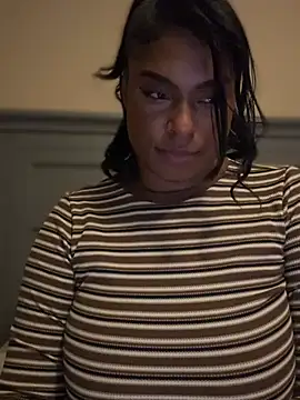 CandyLuxxxx live XXX chat