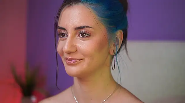SabrinaHope Adlı Modelin Canlı XXX Sohbeti