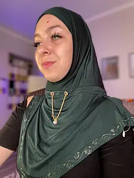 LynaFrost Adlı Modelin Canlı XXX Sohbeti