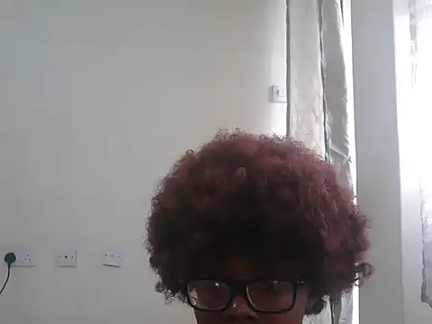 Horny_Larry Adlı Modelin Canlı XXX Sohbeti