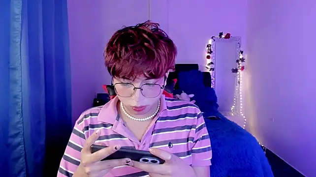 XXX chat uživo modela AnggelONfiree