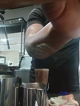 XXX chat uživo modela khalulu02