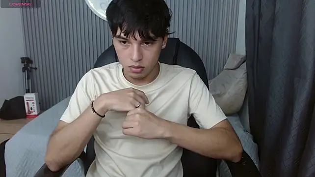 StiwenTwink live XXX chat