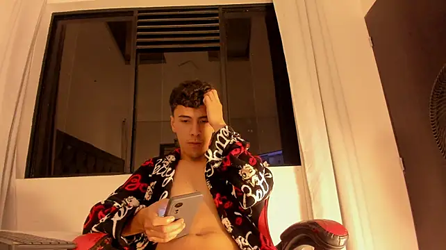 MaxLeons live XXX chat