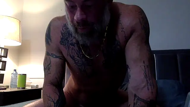 Muscledick40 élő XXX-chatje