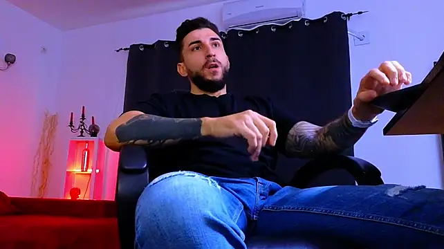 MightyAaron66 Live XXX Chat