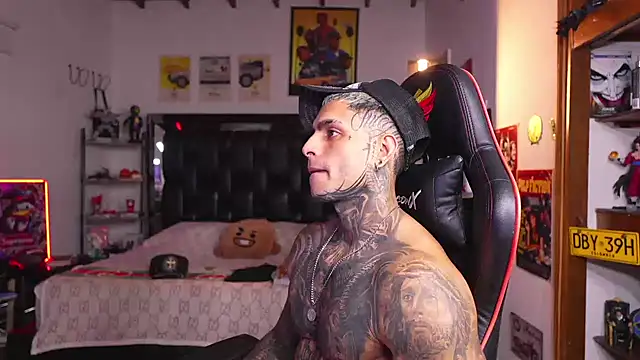 logan_hugh8 Live XXX-Chat