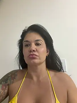 Chat +18 de priscilamt ao vivo