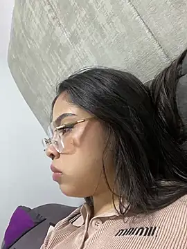 CristalLxr élő XXX-chatje