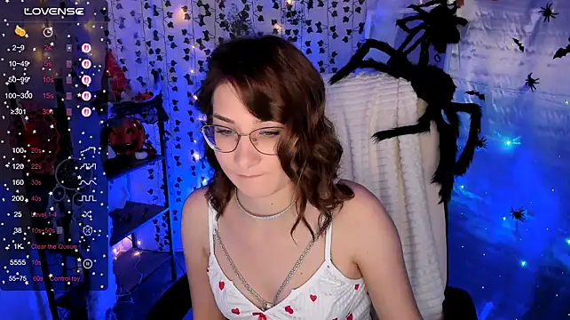LiluBennet_ élő XXX-chatje