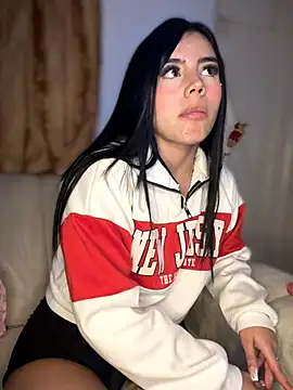Chat XXX en directo de Laura-Khalifa