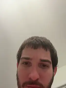 DaddyConnor24 élő XXX-chatje