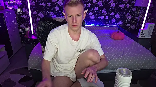 Vuitton élő XXX-chatje
