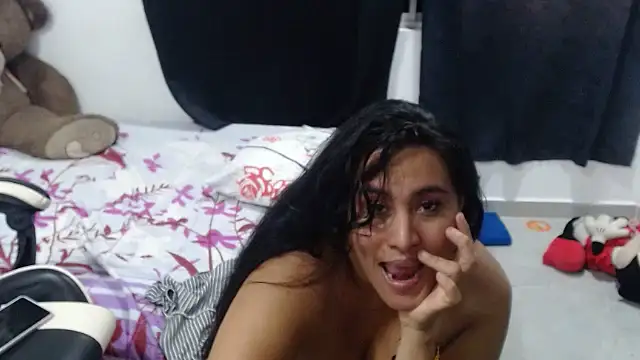 Debora_1_2_3のライブXXXチャット
