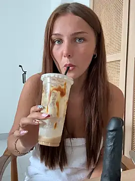 XXX chat uživo modela Piperdreams_