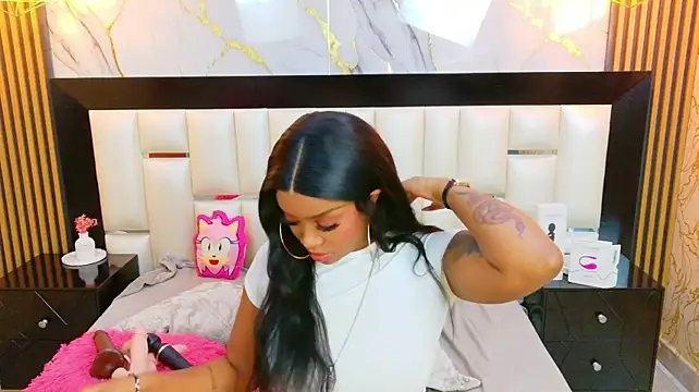 צ'אט XXX בשידור חי של SalomeRestrepo