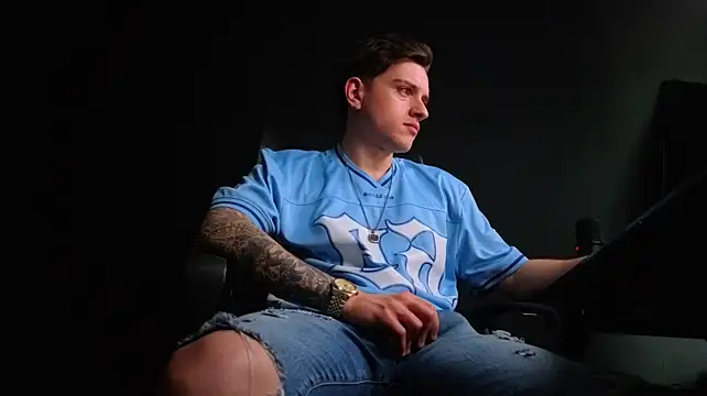 Czat XXX na żywo – FelixStarkk