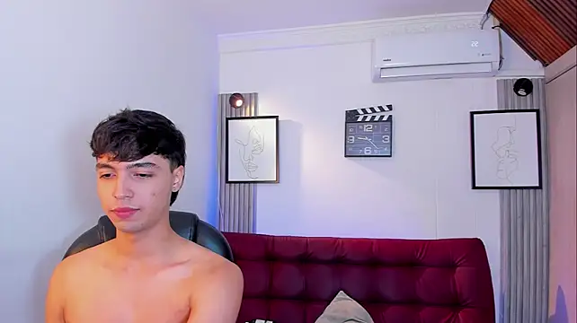 Hot_GuysW élő XXX-chatje