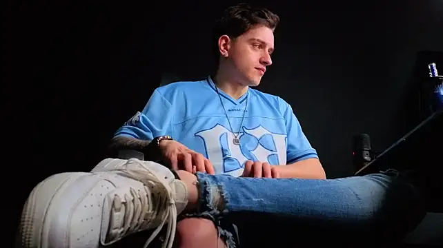 FelixStarkk's Live XXX Chat