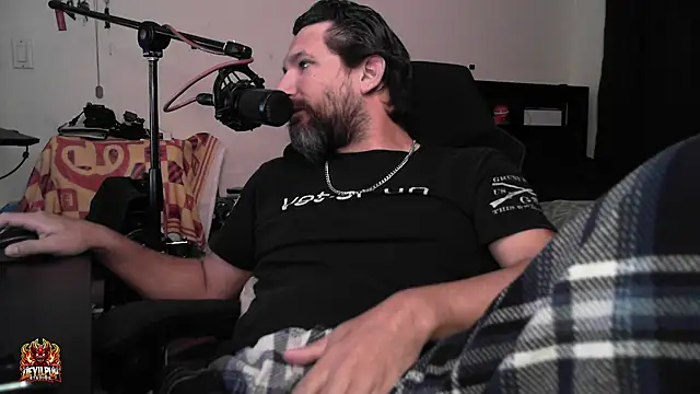 Czat XXX na żywo – DevilPup75_