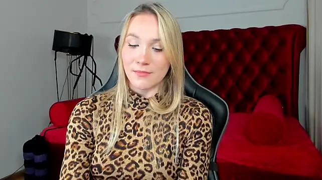ElaraVoltage XXX чат на живо