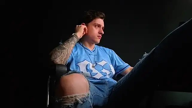 FelixStarkk Adlı Modelin Canlı XXX Sohbeti