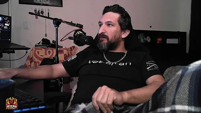 DevilPup75_ XXX чат на живо
