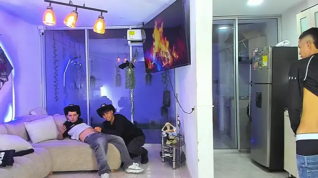 XXX chat uživo modela Houseofwarrios