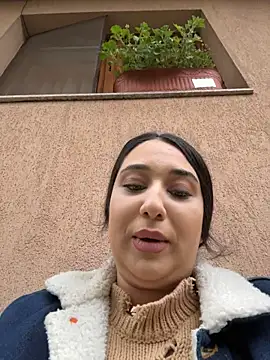 ICEGLOSS' Live XXX Chat