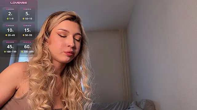 LunarMirage élő XXX-chatje