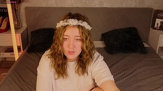 Lollybunnyyn Live XXX chat