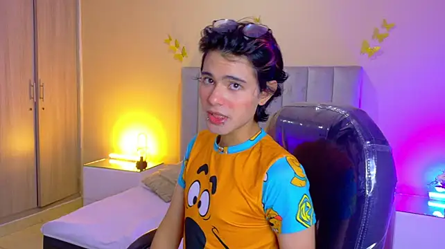 XXX chat uživo modela Derek_Sinn
