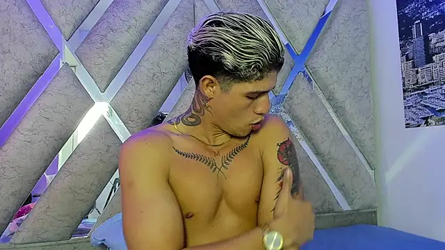 dominic_connor Adlı Modelin Canlı XXX Sohbeti