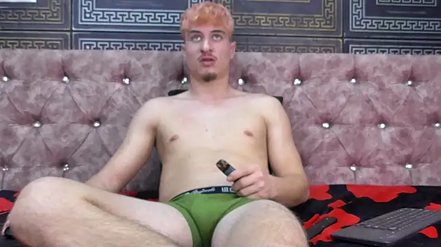 XXX chat uživo modela CaspianCove