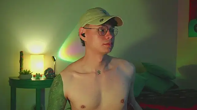 Heliero 现场XXX聊天