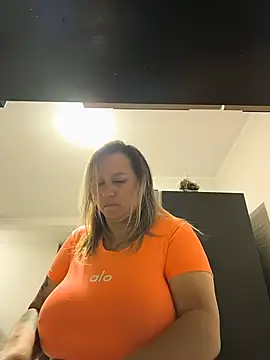 LauraReeves Chat XXX in diretta