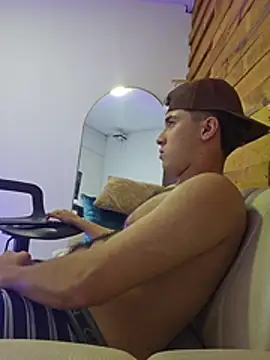 Chat +18 de sam_vitali ao vivo