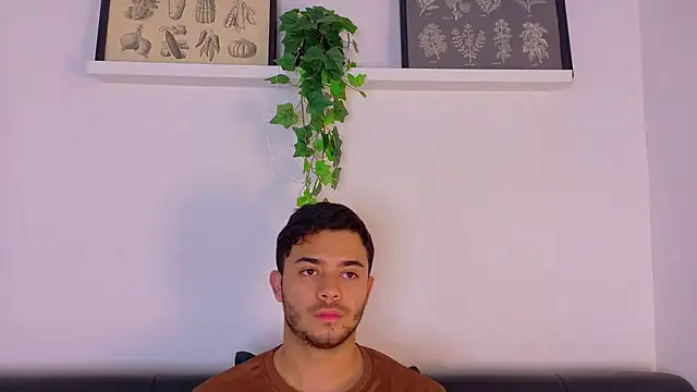 Chat XXX en directo de TylerWest_