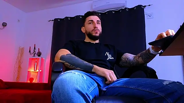 MightyAaron66 Chat XXX live