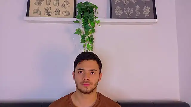 Chat XXX en directo de TylerWest_