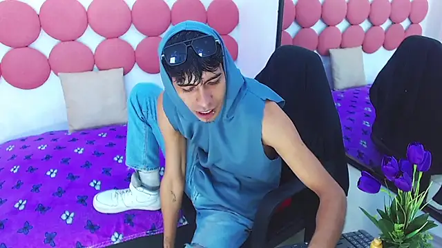 צ'אט XXX בשידור חי של Drake_Jack