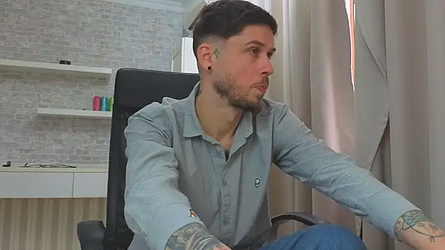 Chat XXX ao vivo de JonahShaw