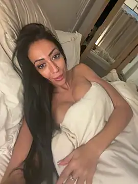 צ'אט XXX בשידור חי של KinkyKirstiexx